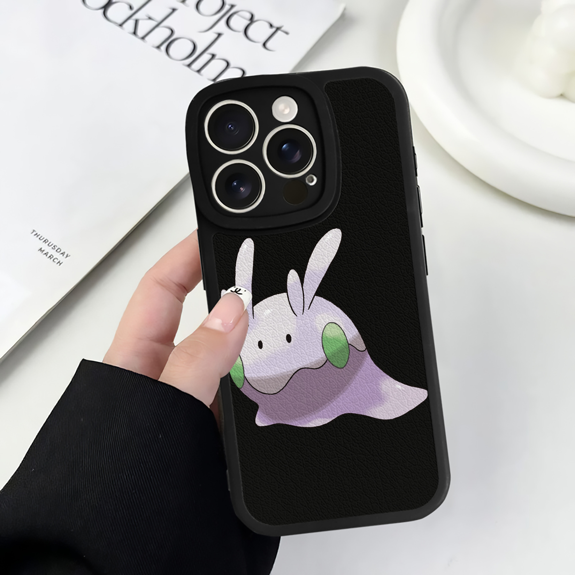 （画像用） ポケットモンスター Pokémon 【iPhone 16シリーズ対応】シリコンスマホケース（レザー調） 材質：シリコン